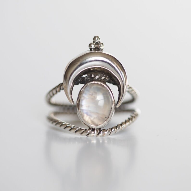 🔥Last Day 75% OFF🎁Oval Rainbow Moonstone Moon Phase Ring