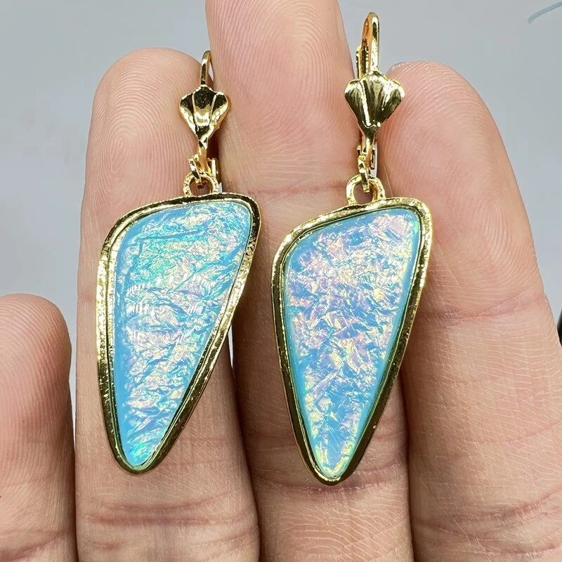 New Fashion Metal Gold Color inlaid triangle Opal Earrings for women Engagement Wedding Drop Earrings
