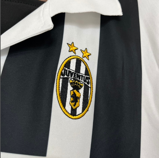 Retro Juventus 1999/2000 Home Football Shirt Thai Quality