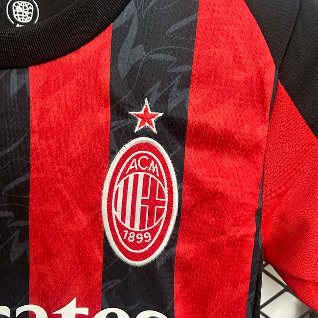 2025/2026 AC Milan Home Football Shirt view 5