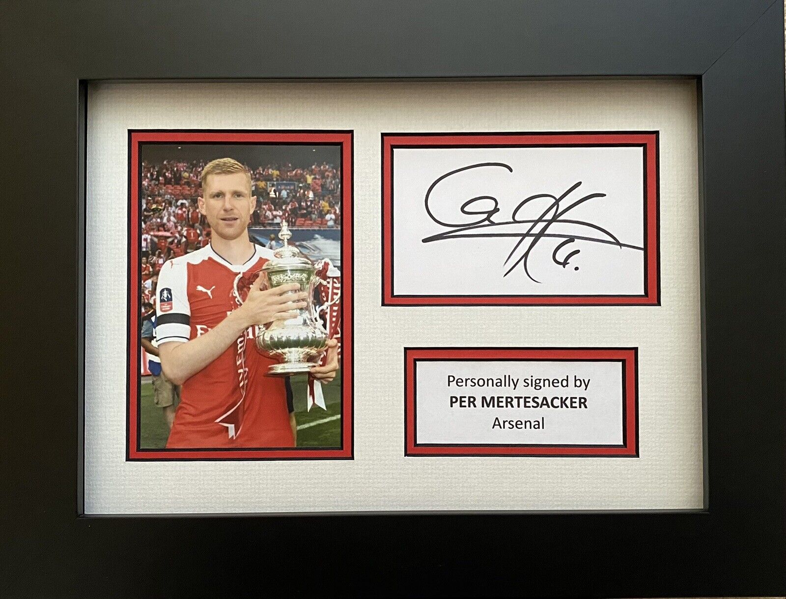 Per Mertesacker Hand Signed White Card In A4 Arsenal Frame Display