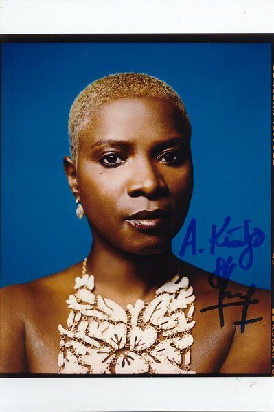 Angélique Kidjo genuine autograph 5x7