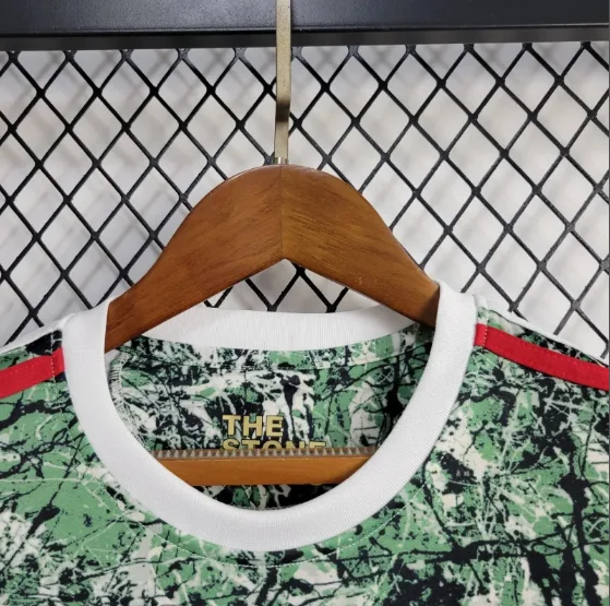 24/25 Manchester United Special Edition  Kids Kit Football Jersey Thai Quality