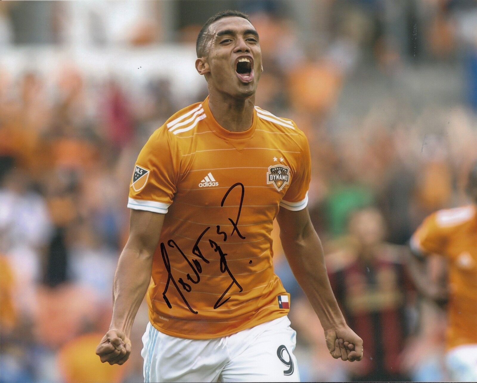 MAURO MANOTAS signed (HOUSTON DYNAMO) MLS SOCCER *COLUMBIA* 8X10 Photo Poster painting W/COA #2