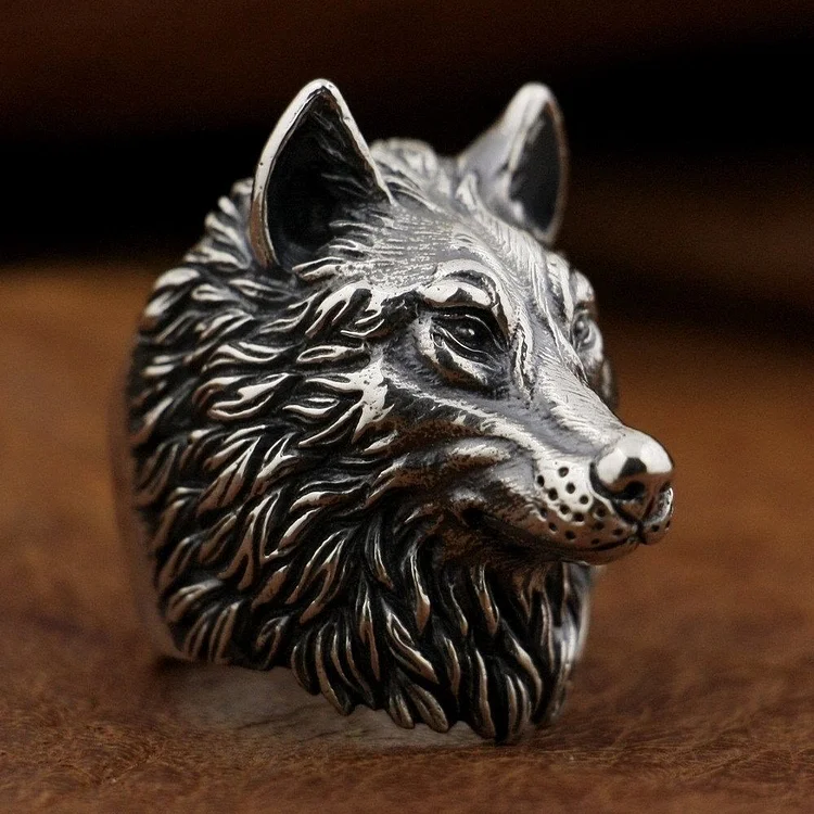 Coutureaura Wild Wolf Head Animal Ring