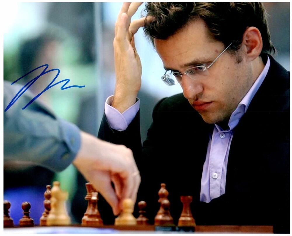 LEVON ARONIAN Grandmaster Signed Autographed CHESS 8x10 Photo Poster painting G