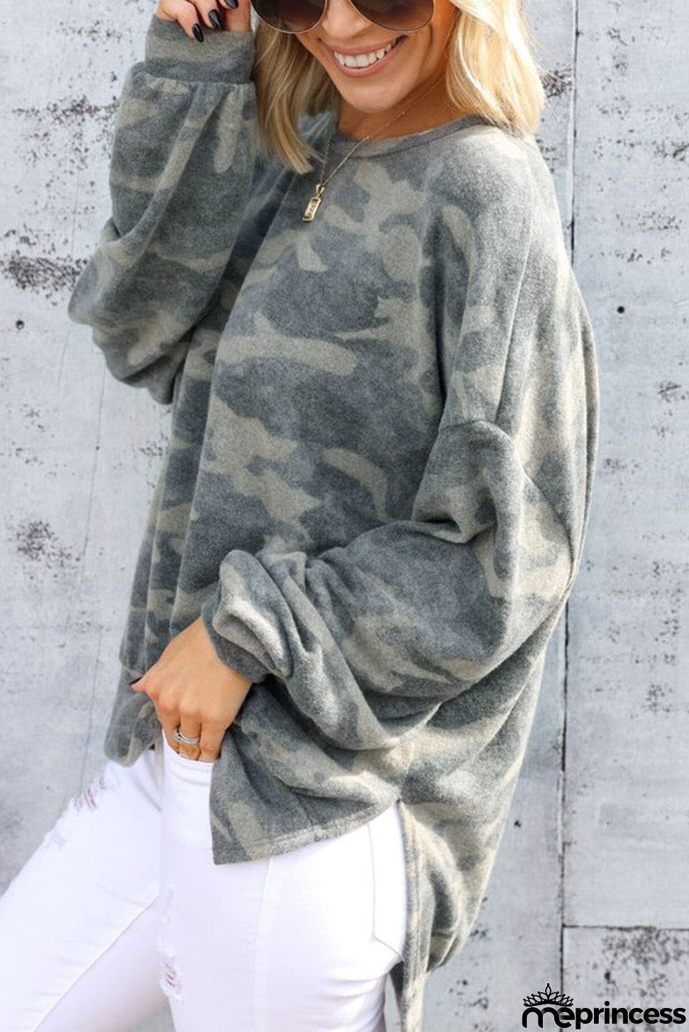 High-low Edge Camo Print Sweatshirt