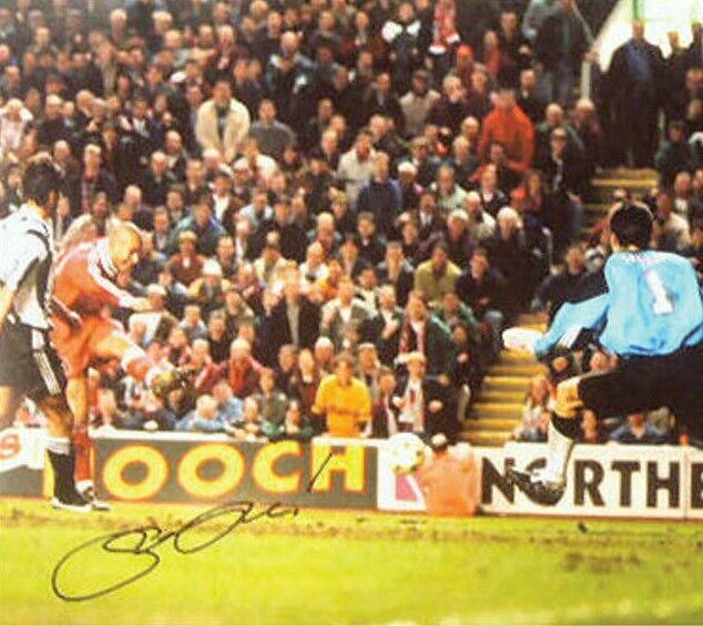 STAN COLLYMORE SIGNED LIVERPOOL 16X12 Photo Poster painting 4-3 PREMIER LEAGUE WITH PROOF & COA