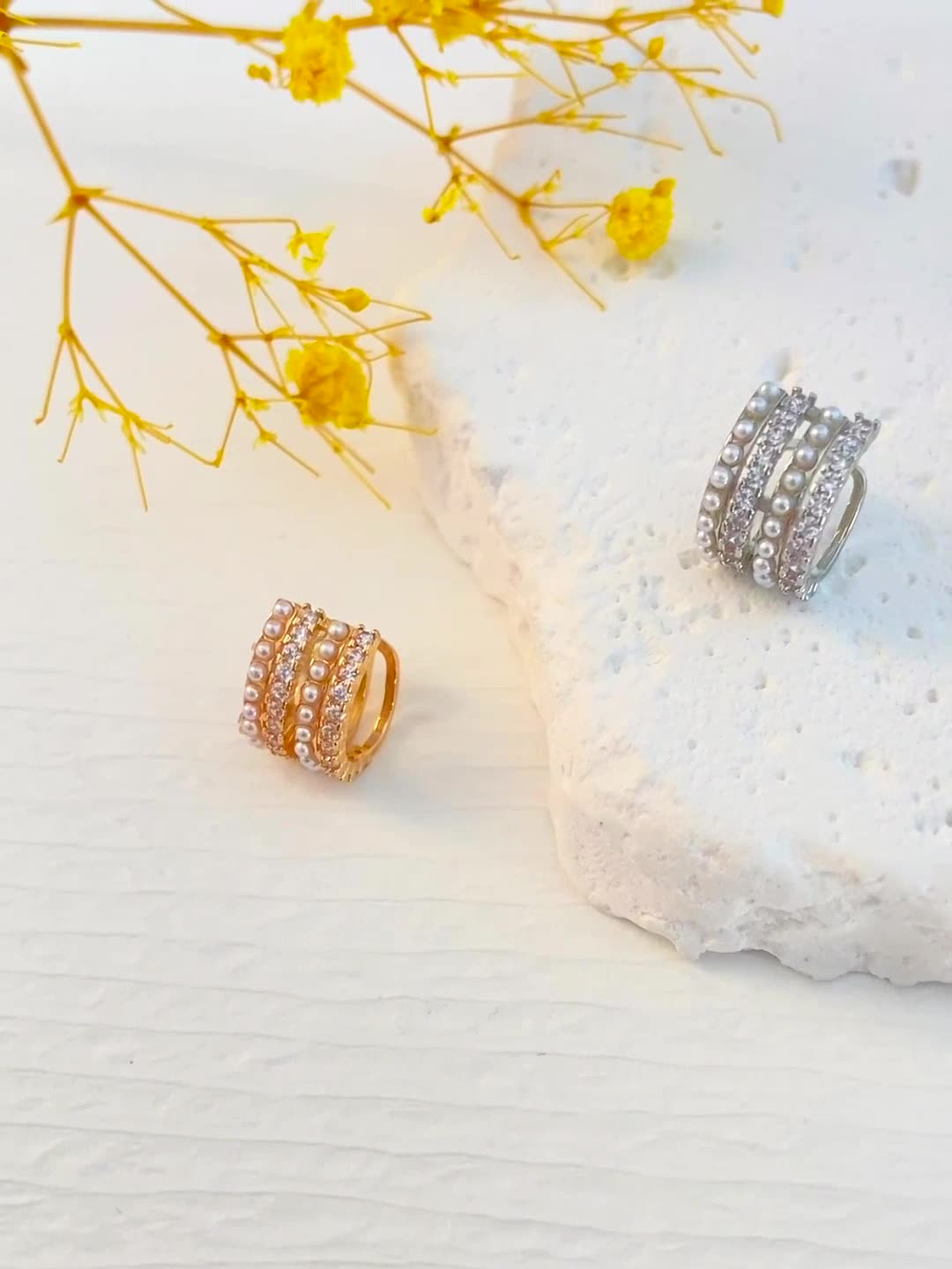 Zirconia Pearl C-shaped Earrings