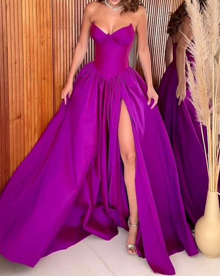 Sleeveless solid color waist slit dress