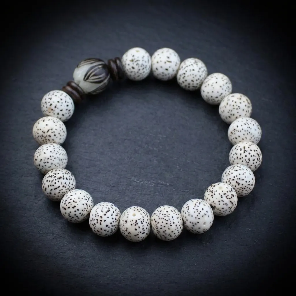 Celestial Harmony: Premium Star-Moon Bodhi Seed Bracelet with Hand-Carved Lotus Lunar White & Hand-Carved Lotus Accent