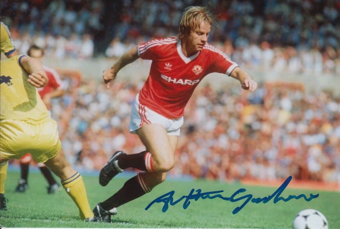 ARTHUR GRAHAM HAND SIGNED 6X4 Photo Poster painting MANCHESTER UNITED FOOTBALL AUTOGRAPH 1