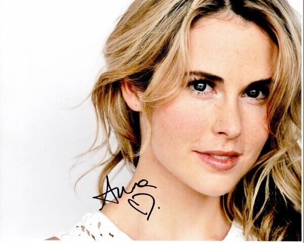 Anna Hutchison Signed - Autographed Actress 8x10 inch Photo Poster painting with Certificate