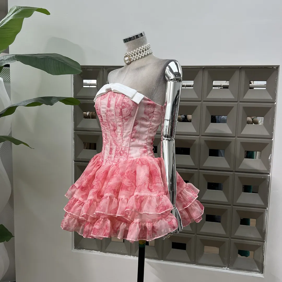 Brownm Temperament Chic Fish Bone Waist-Meared Twiggy Girl Dress With The Same Color Pumpkin Anti-Walking Shorts