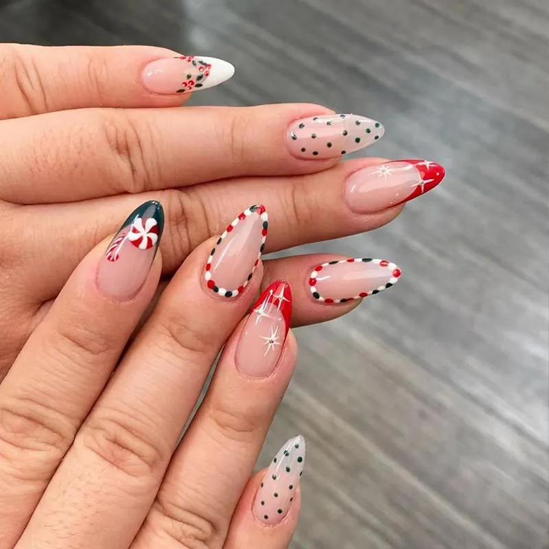 Churchf And Winter Sweet And Cool Christmas Nail In The French Almond Nail Fashion Show White Fake Nail Products Wear Armor