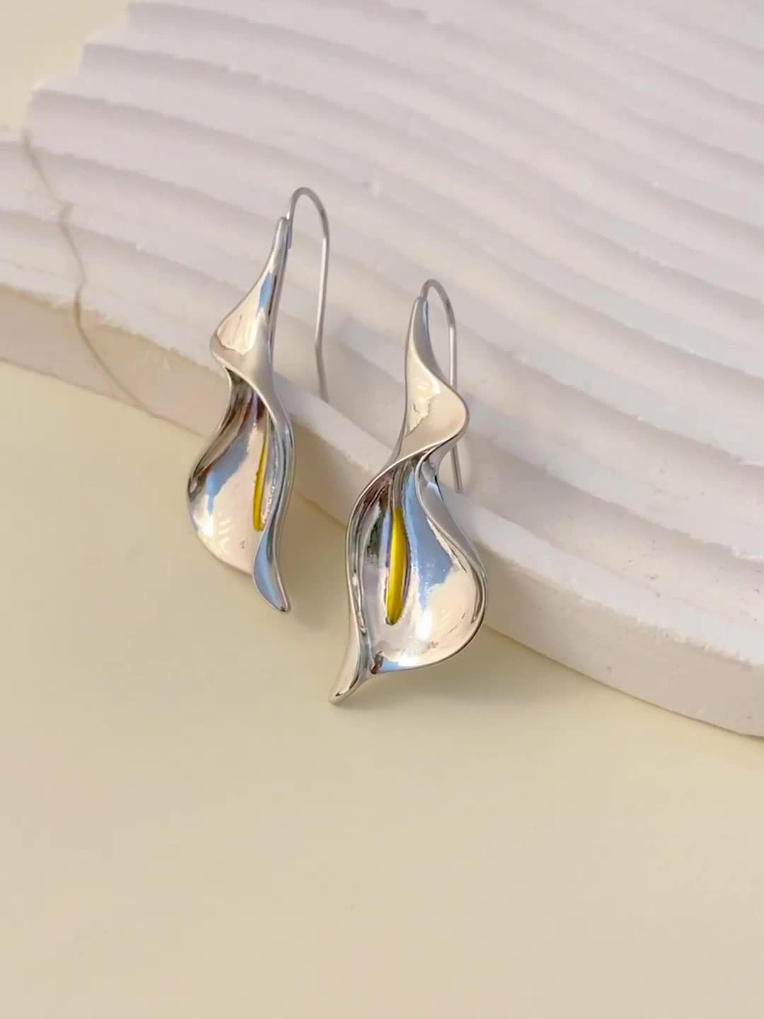 Horseshoe Lotus Leaf Gold-Plated Earrings