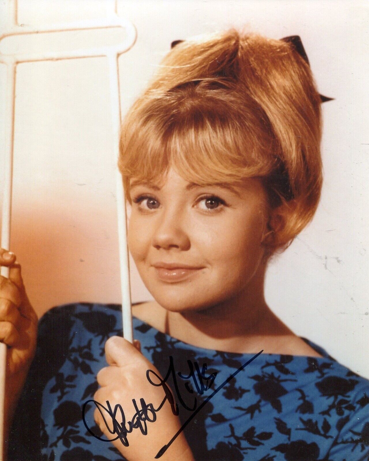 Actress HAYLEY MILLS signed 8x10 Photo Poster painting - In Person signing Ref44