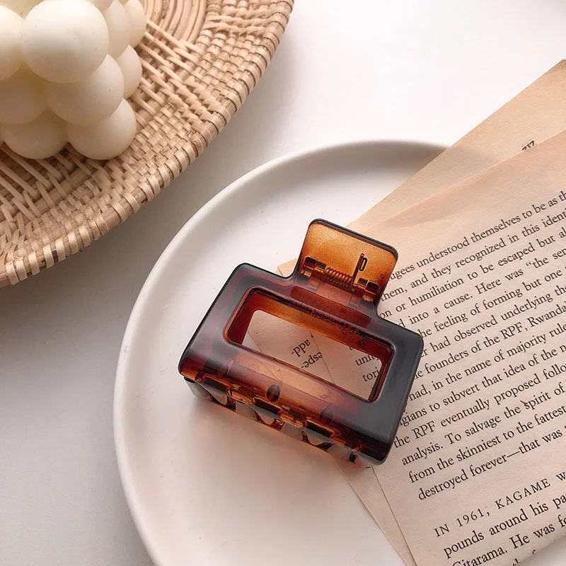 Simple Square Geometric Frosted Hair Claws Clamps Acetate Hairpins Women Hollow Out Ponytail Clips Makeup Styling Tools Headwear