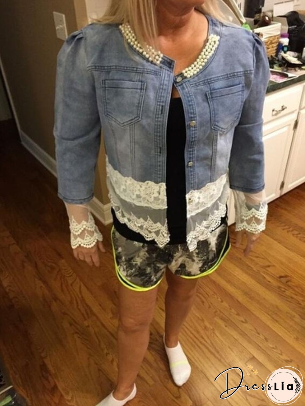 New Women Casual Denim Jacket Pearl Lace Splice Jean Coat Spring Summer Autumn Women Fashion Splice Coat Lace Jacket