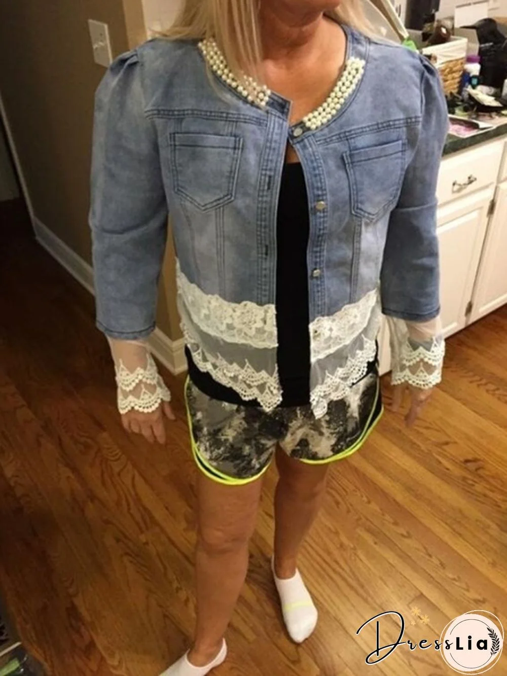 New Women Casual Denim Jacket Pearl Lace Splice Jean Coat Spring Summer Autumn Women Fashion Splice Coat Lace Jacket