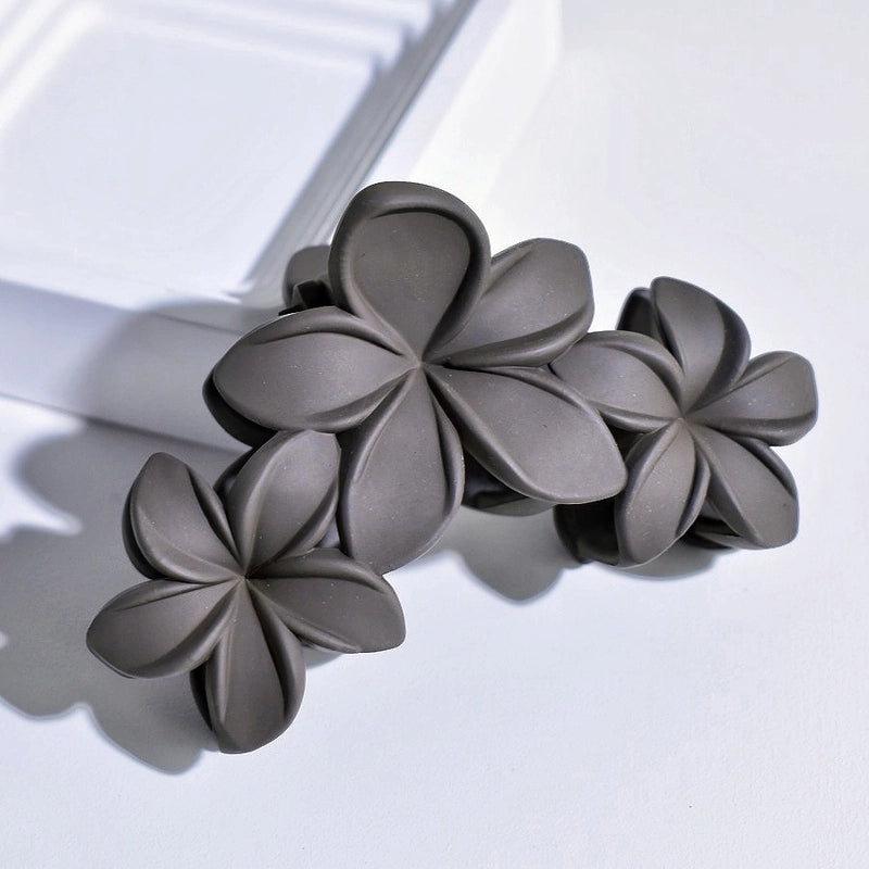 Women’s Minimalist Classic Style Flower Acetic Acid Sheets Hollow Out Hair Claws