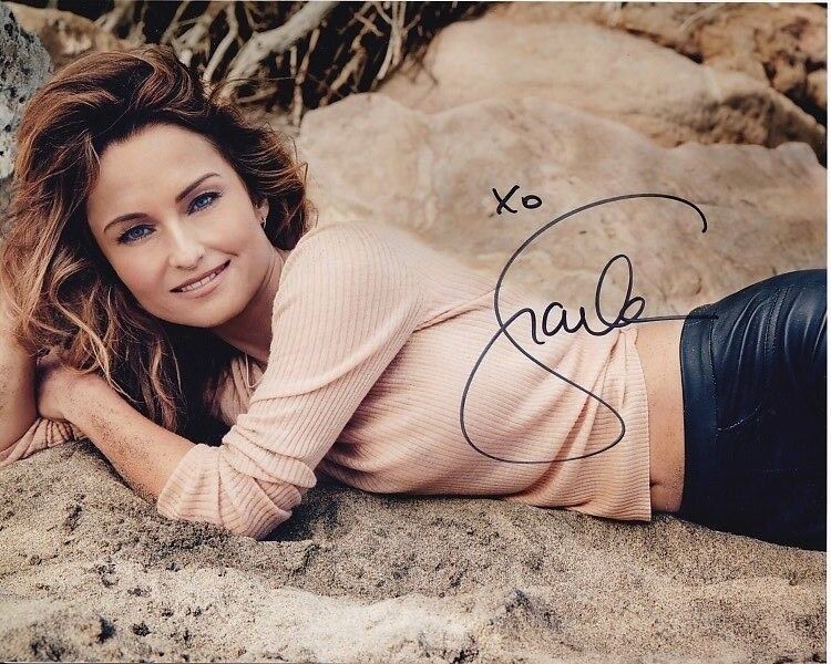 GIADA DELAURENTIIS Signed Autographed Photo Poster painting