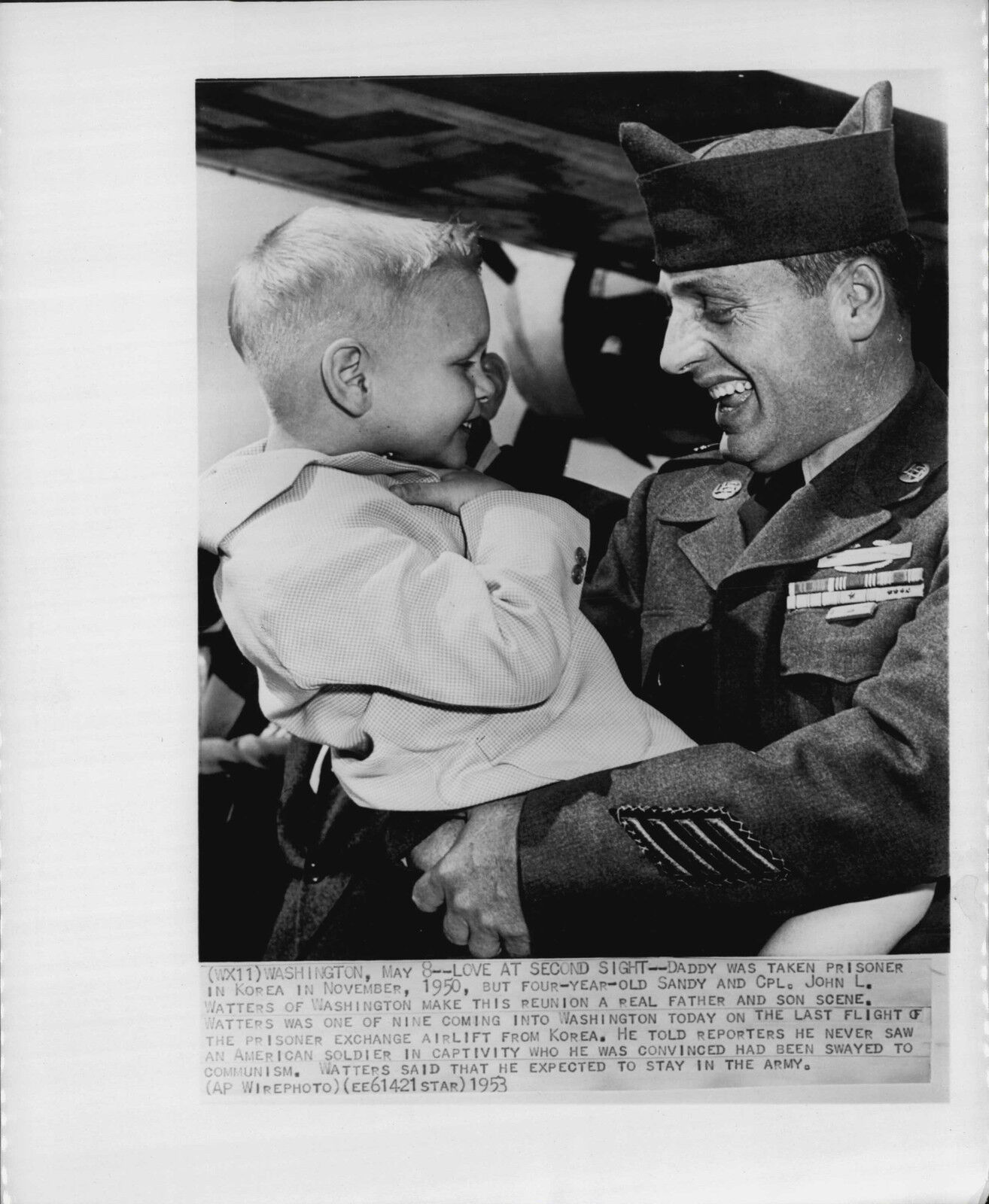 d Prisoner John Watters Meets Son 1953 Korea War Press Photo Poster painting