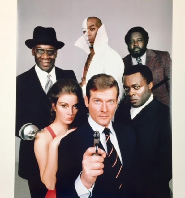 James Bond 007 Live and Let Die 11x14 Movie cast Photo Poster painting w/ Sir Roger Moore