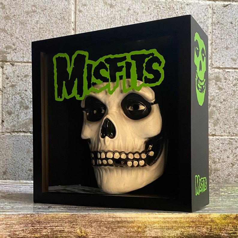 👻Clearance Sale 50% OFF👻 The Misfits The Fiend Skull Mask Display Crimson Ghost Collectible Shadow Box Glenn Danzig Punk Rock Memorabilia The Misfits Skull【SOLD OUT】