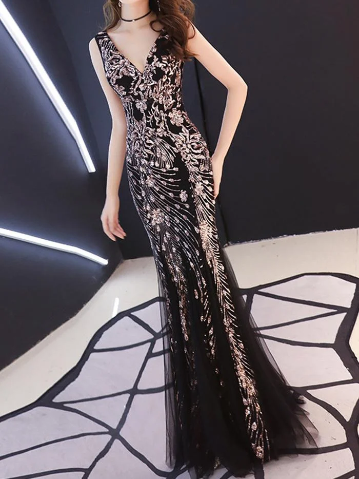 Deep V-neck Halter Embroidered Dress