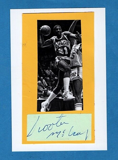 SCOOTER McCREY-SEATTLE SONICS AUTOGRAPHED CUT ON 4X6 CARD W/PIC