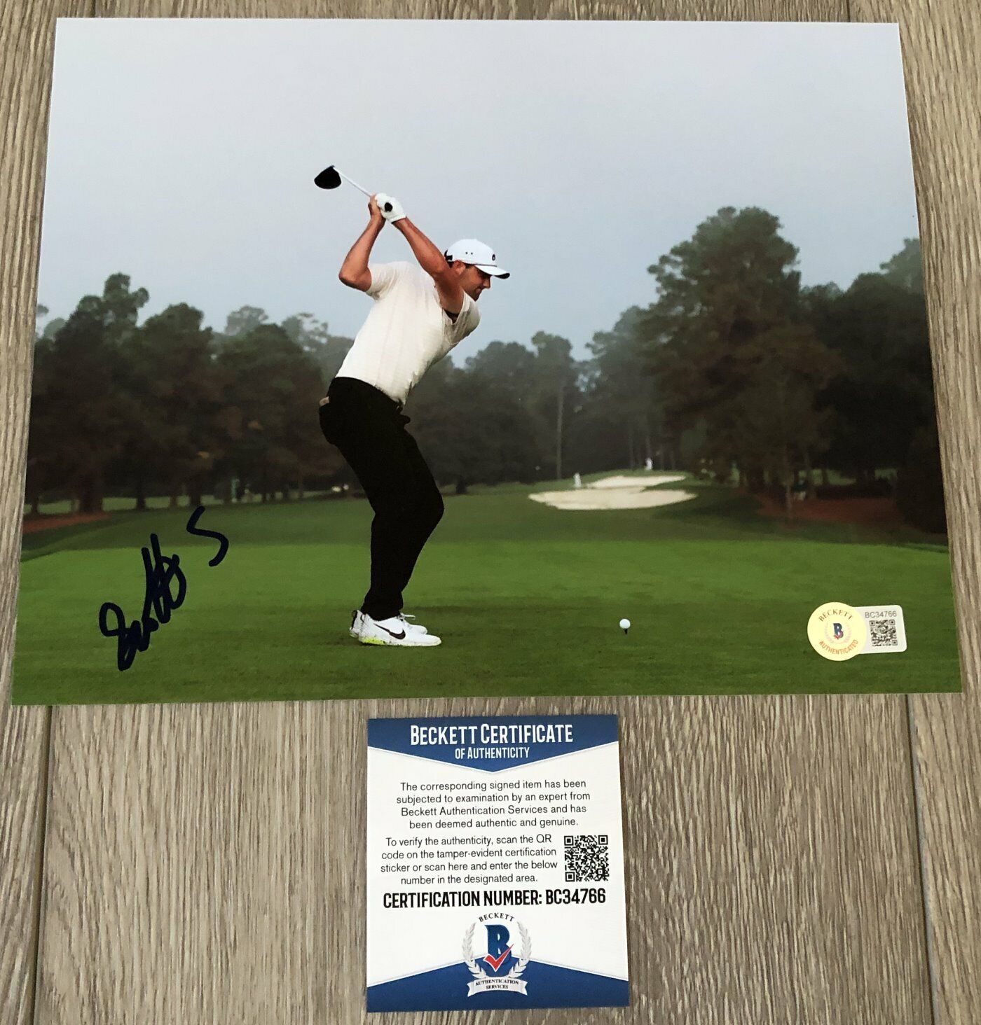 SCOTTIE SCHEFFLER SIGNED PGA GOLF MASTERS 8x10 Photo Poster painting w/PROOF & BECKETT BAS COA