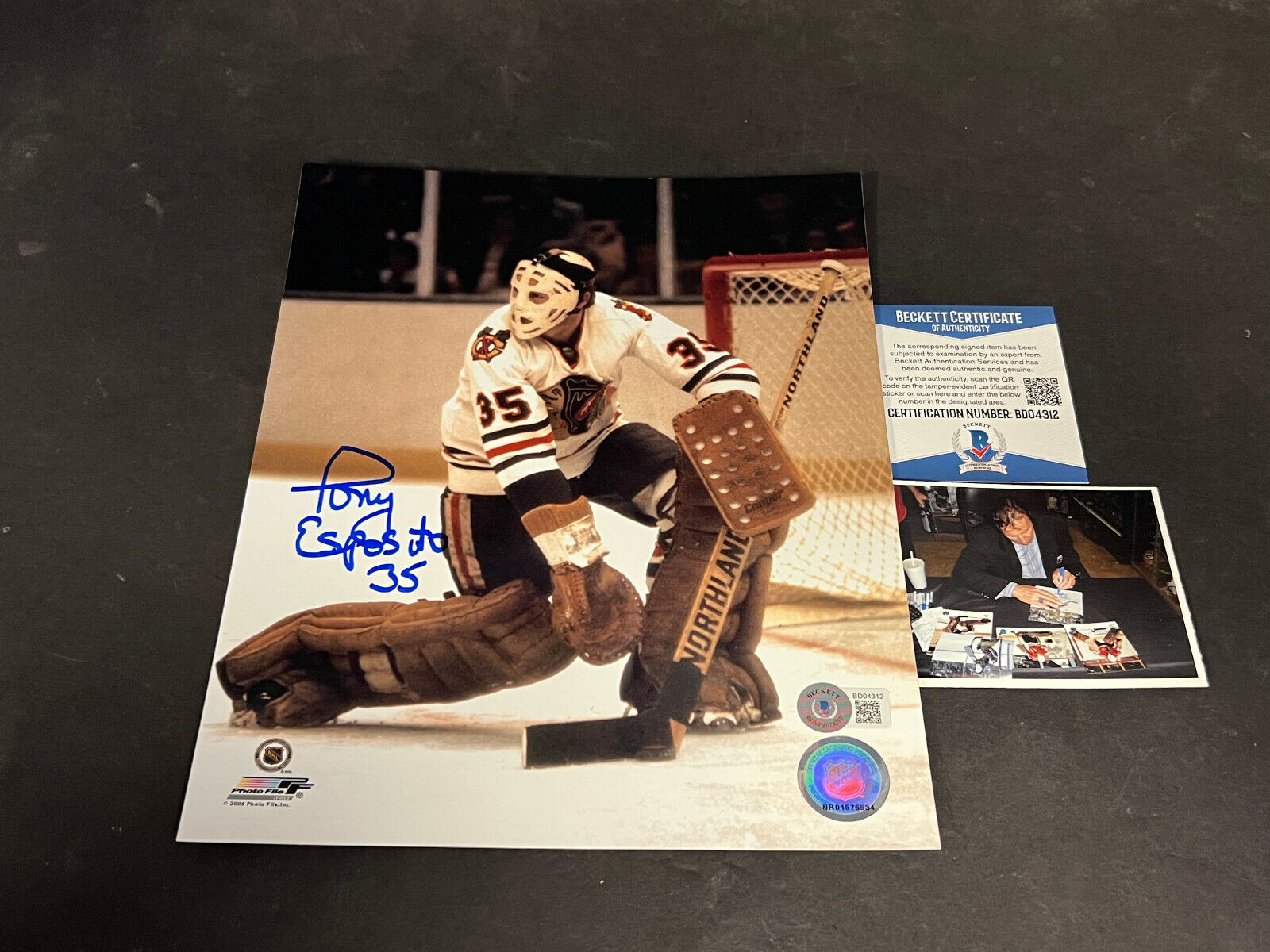 Tony Esposito Chicago Blackhawks Autographed Signed 8x10 Beckett COA