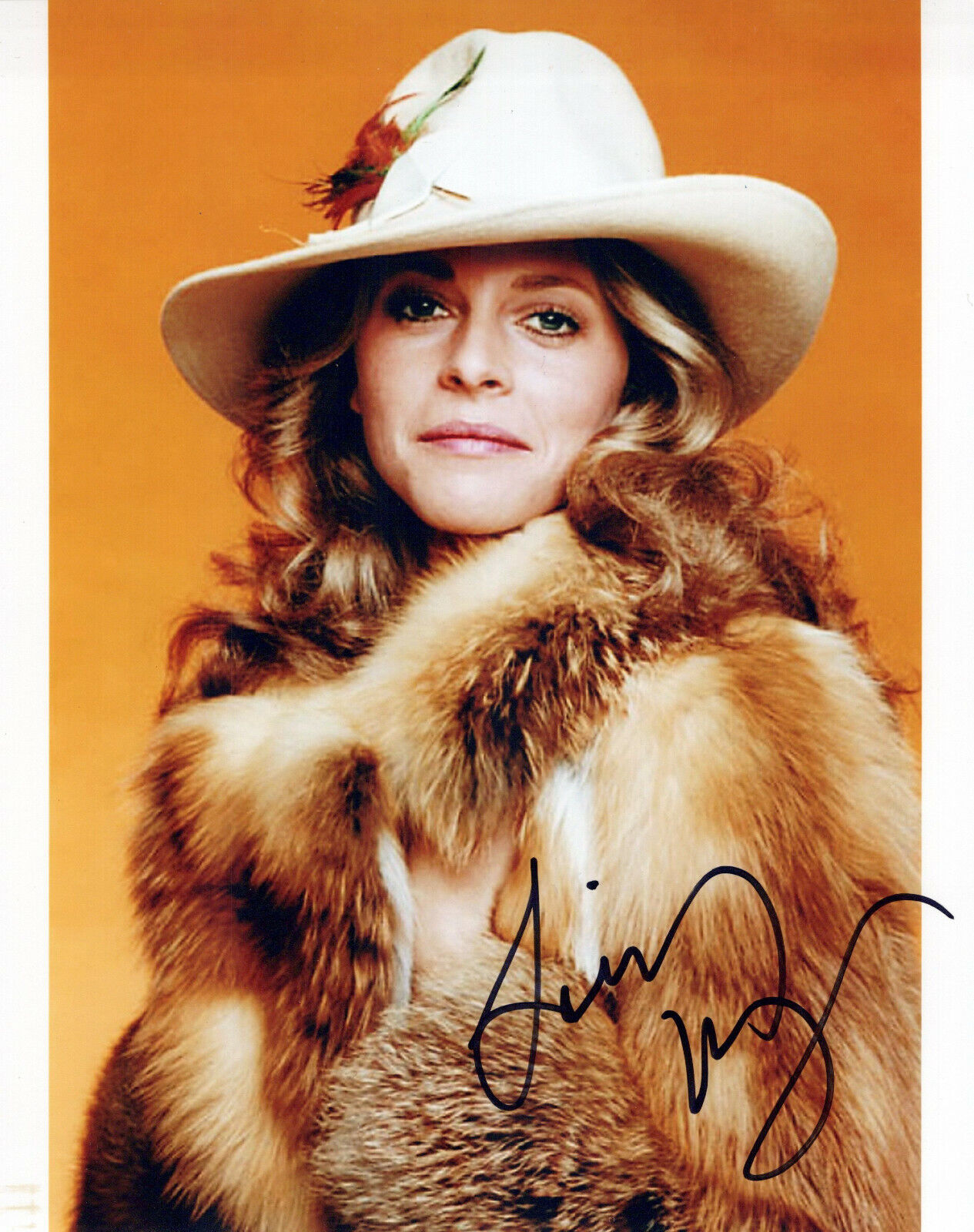 Lindsay Wagner glamour shot autographed Photo Poster painting signed 8x10 #1