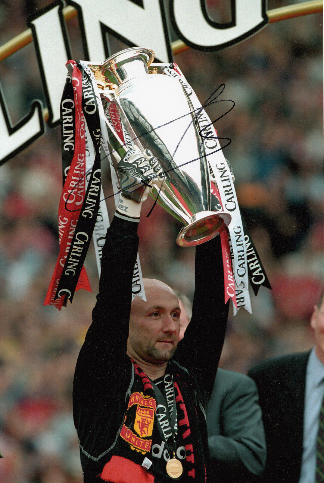 Fabien Barthez Hand Signed Manchester United 12x8 Photo Poster painting.