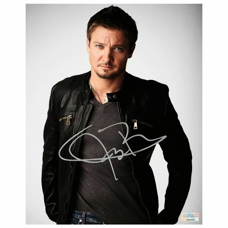 Jeremy Renner Autographed 8×10 Studio Photo Poster painting