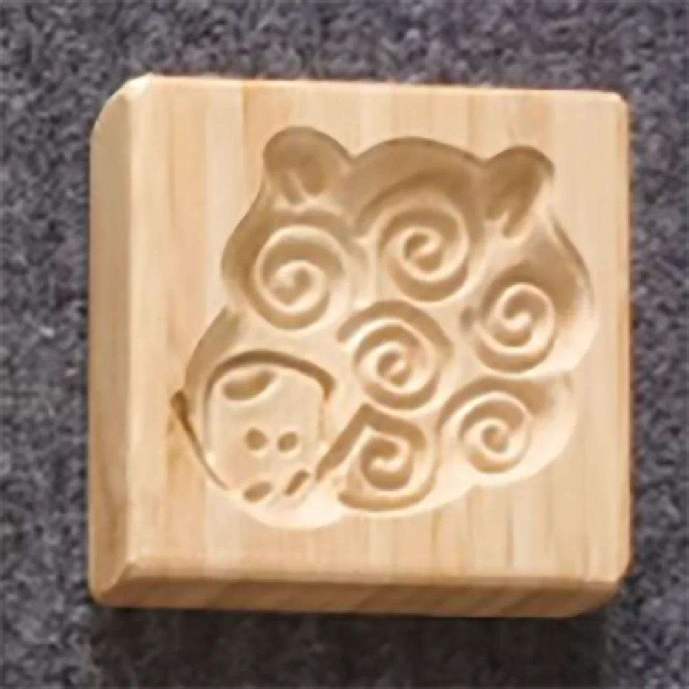 Purexcellent&trade; Cute sheep pattern household wooden biscuit cutter