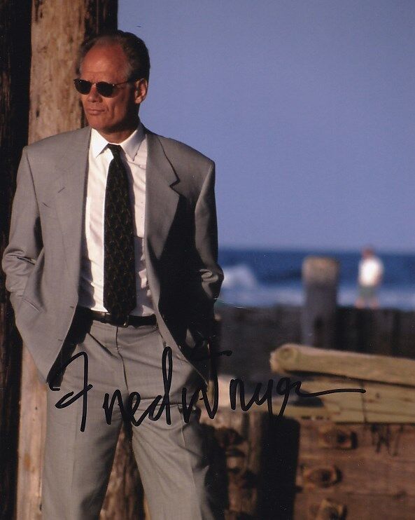 FRED DRYER signed autographed HUNTER Photo Poster painting