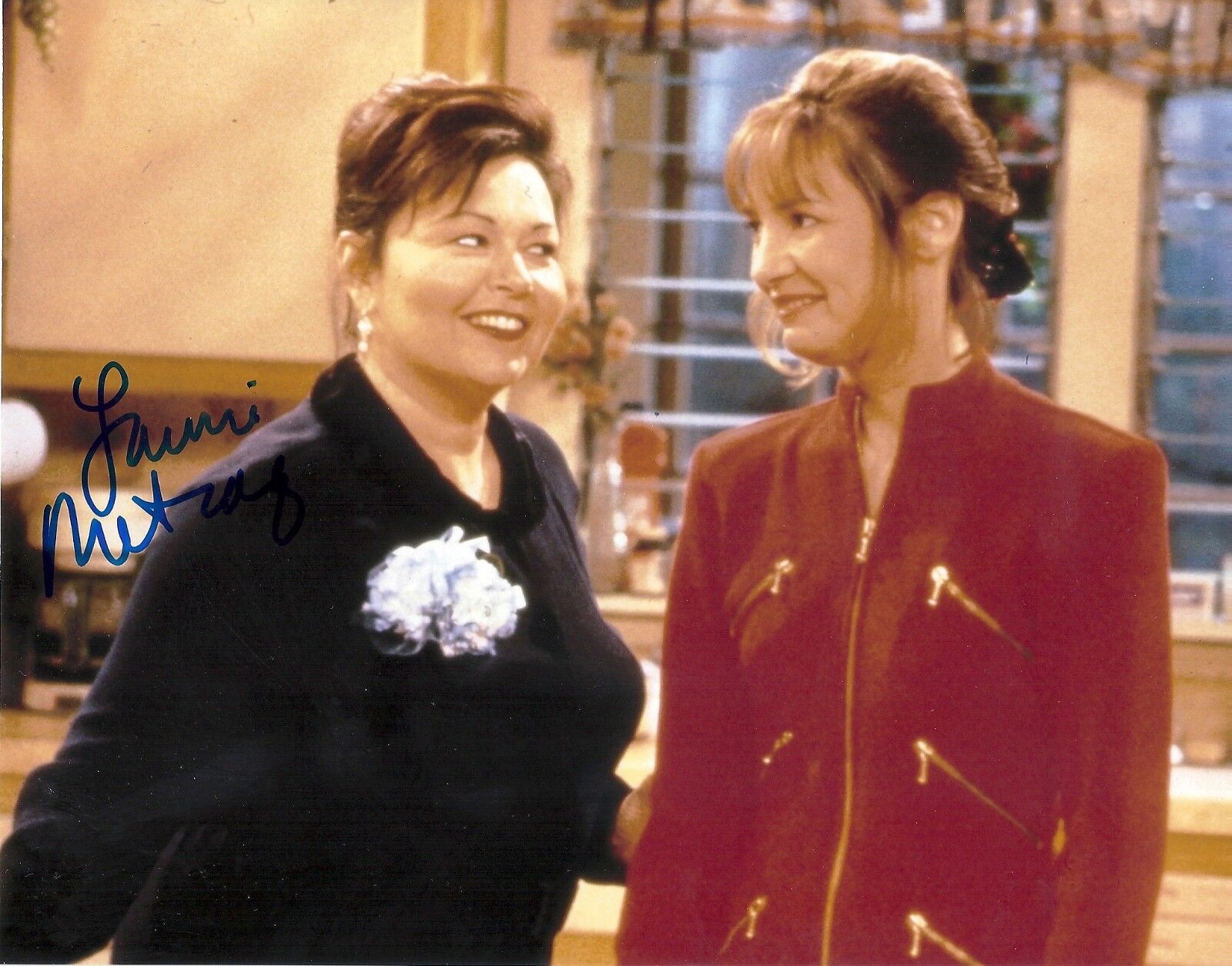 LAURIE METCALF 'ROSEANNE' JACKIE HARRIS SIGNED 8X10 PICTURE *COA 5