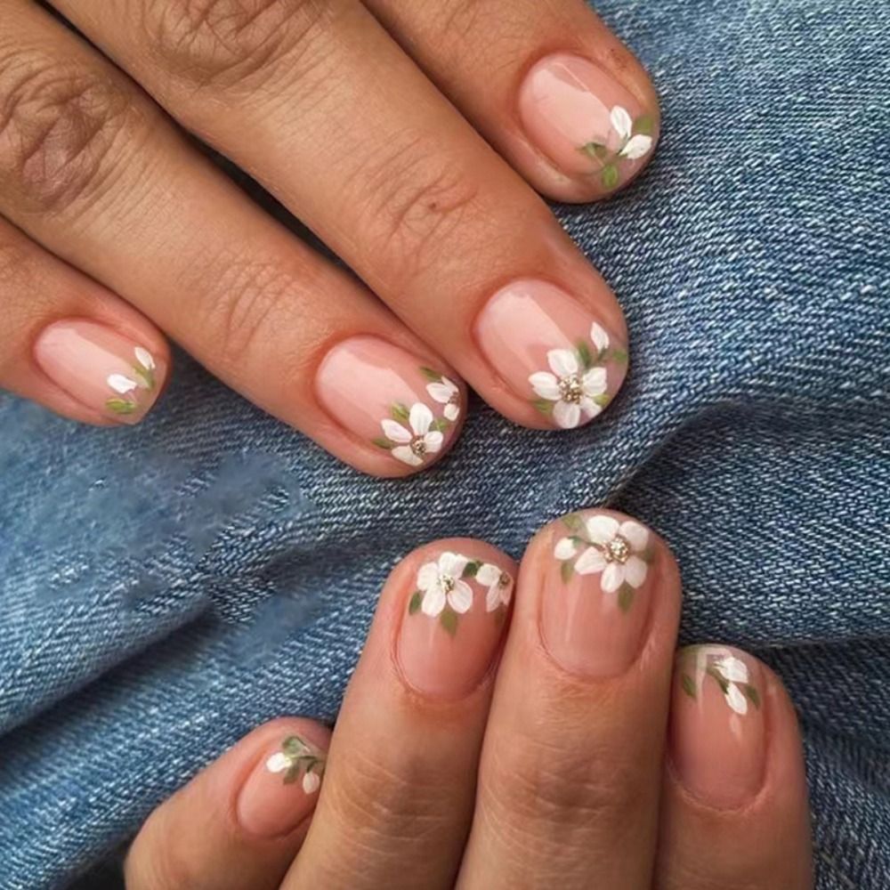 Akayes 24pcs Short Round False Nails French Flowers Fake Nails Full Cover Detachable Nail Tips Press on Nails Faux Fingernails