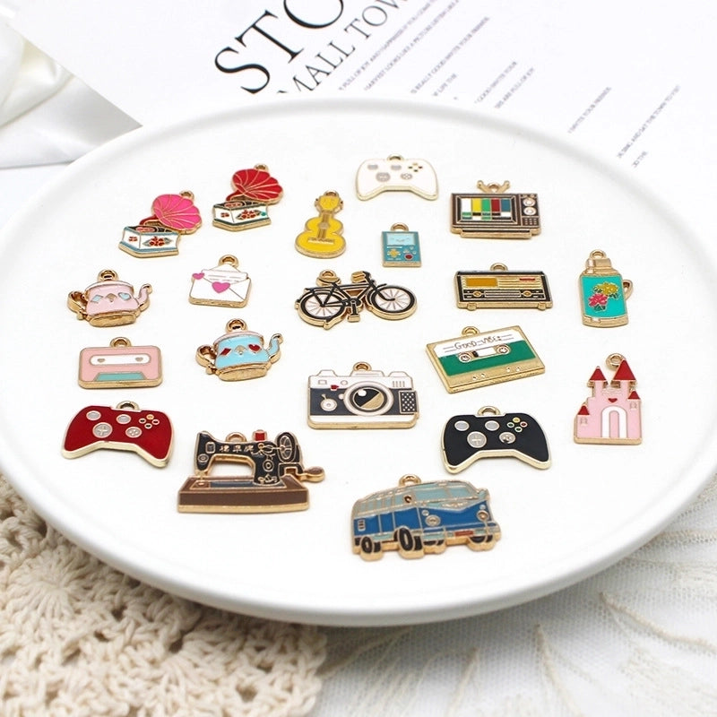 10 Pieces Retro Nostalgic Style Alloy Oil Drop DIY Jewelry Accessories 80 90 S Feeling Bicycle Sewing Machine Camera Pendant