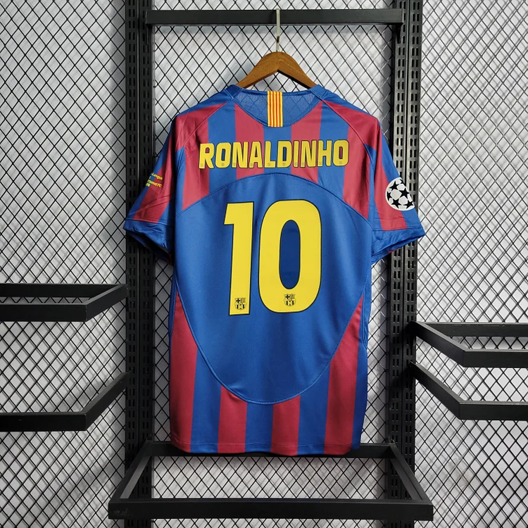 FC Barcelona Ronaldinho 10 Home Retro Shirt Kit 2005-2006