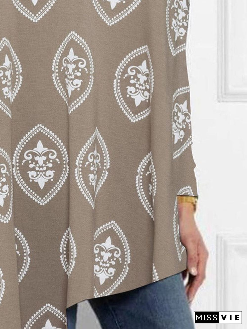 Women's Scoop Neck Long Sleeve Printed Tops