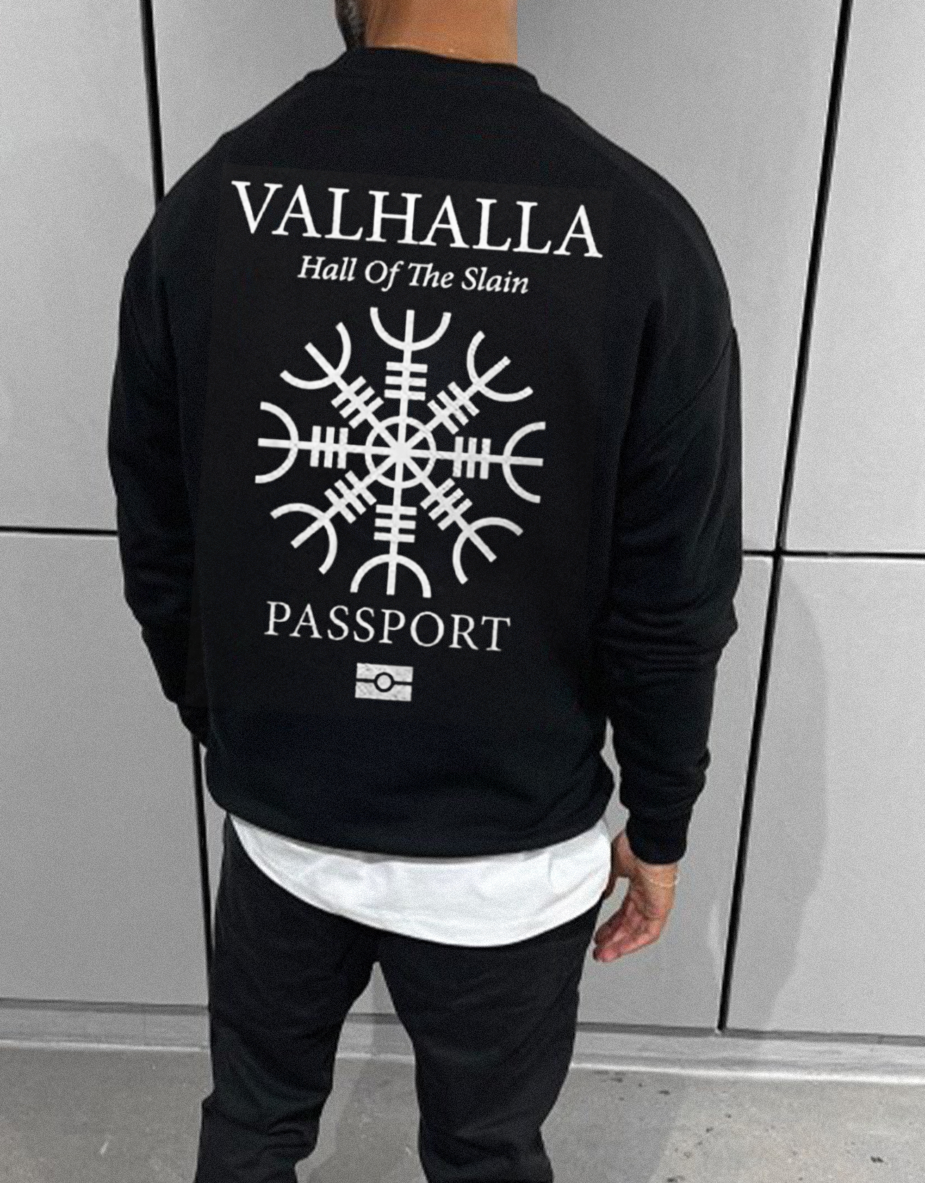 Valhalla Snowflake Print Graphic Sweatshirt / TECHWEAR CLUB / Techwear