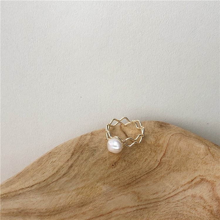 Design freshwater baroque pearl ring with adjustable opening