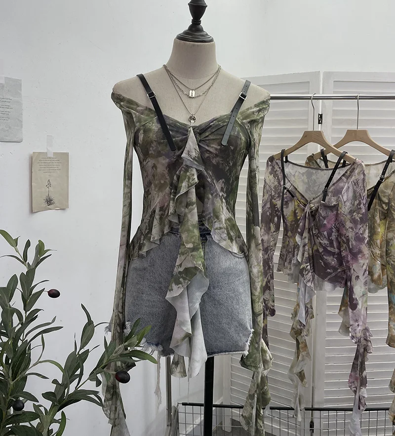 Uveng French Retro Oil Painting Wind Dyed Lotus Leaf Side Sling T-Shirts Long Sleeves Drifting Coat 2658