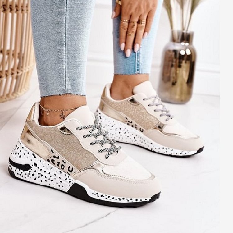 Women‘s Fashionable And Comfortable Flying Woven Print Sneakers