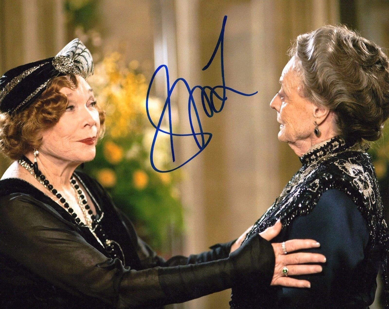 GFA Downtown Abbey * SHIRLEY MacLAINE * Signed 8x10 Photo Poster painting PROOF S7 COA