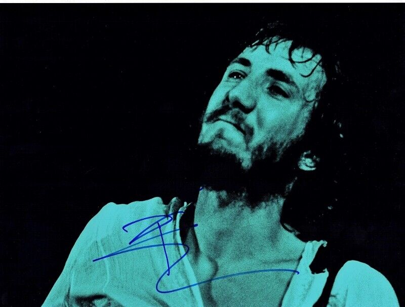 Pete Townshend Signed - Autographed THE WHO Guitarist 11x14 inch Photo Poster painting