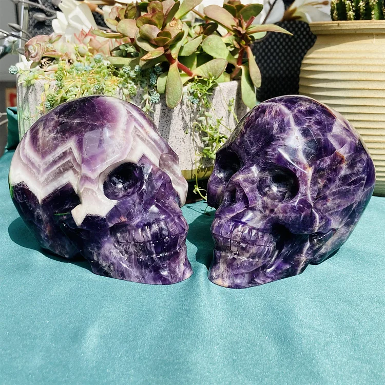 Olivenorma 10cm Natural Dream Amethyst Gemstone Decoration Crystal Skull